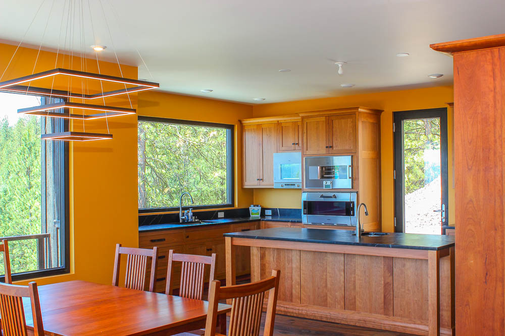 Classic Cherry kitchen